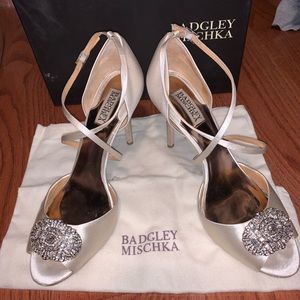 Size 10 Wedding shoes. Badgley Mischka